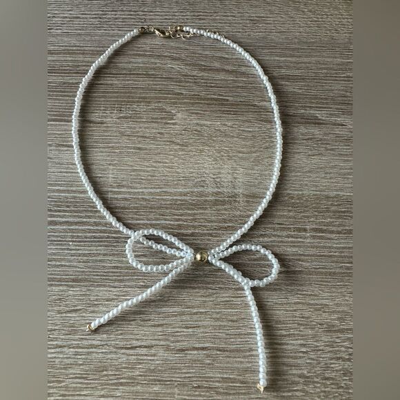 Pearl bow necklace A956 - Picture 2 of 3